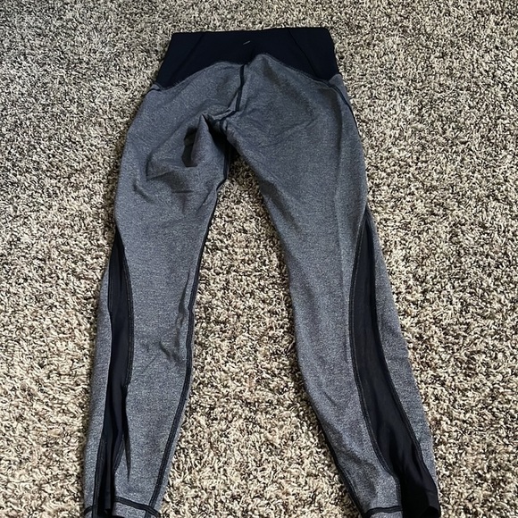 Lululemon Train Times 7/8 Pant *25"
Heathered Black / Black 4 - Picture 5 of 8